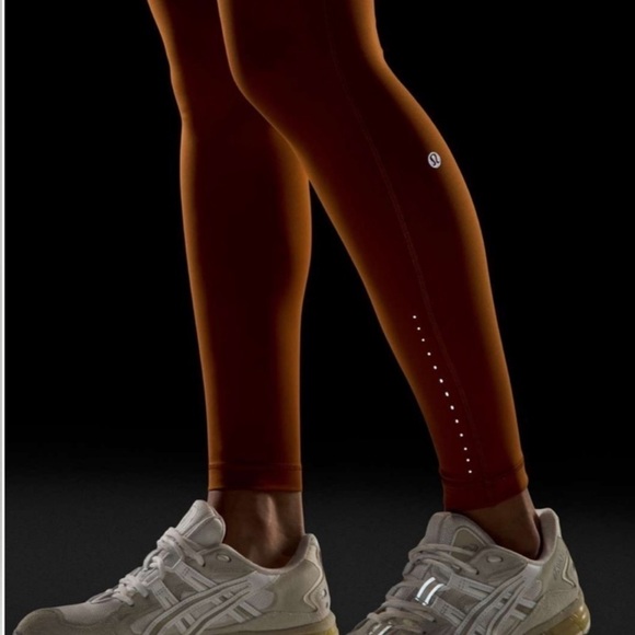 Lululemon Swift Speed High-Rise Tight 28"
Spiced Bronze Size 2 - Picture 1 of 14